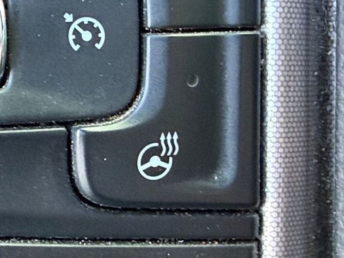 Used 2020 GMC Sierra 1500 SLT image 28