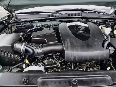 Certified 2022 Toyota Tacoma TRD Sport w/ Technology Package image 31