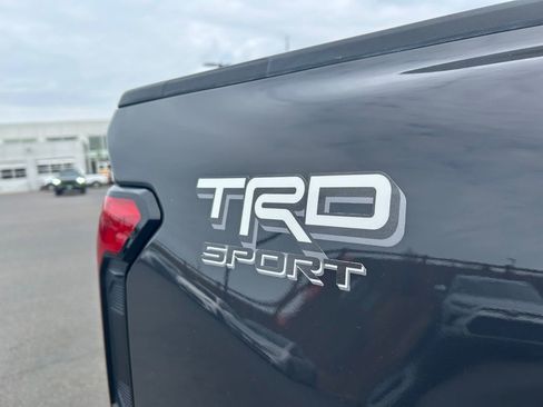 Used 2025 Toyota Tacoma TRD Sport image 36