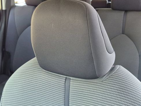 Used 2024 Toyota Highlander LE FWD image 17