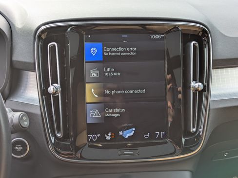 Used 2020 Volvo XC40 T5 Momentum image 21