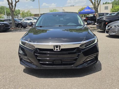 Used 2019 Honda Accord Touring image 2