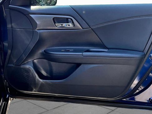 Used 2017 Honda Accord Sport image 22
