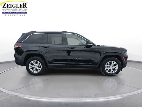 Used 2023 Jeep Grand Cherokee Limited image 4