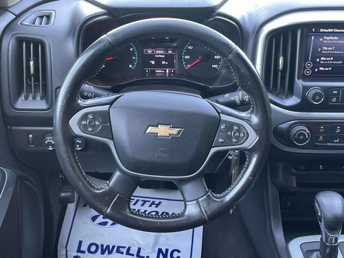 Used 2022 Chevrolet Colorado LT w/ Chrome Appearance Package AWD/4WD image 13