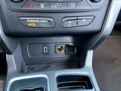 Used 2019 Ford Escape SEL image 16