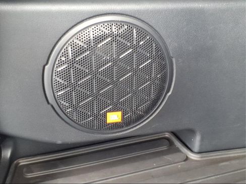 Used 2019 Toyota RAV4 Limited image 11