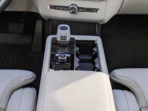 New 2026 Volvo XC90 B6 Ultra w/ Protection Package image 12