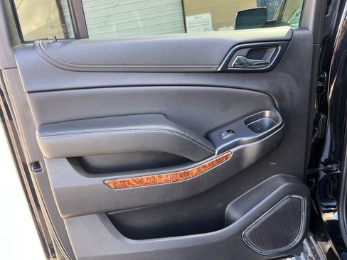 Used 2020 Chevrolet Suburban Premier image 34