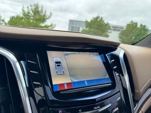 Used 2018 Cadillac Escalade Platinum AWD/4WD image 28