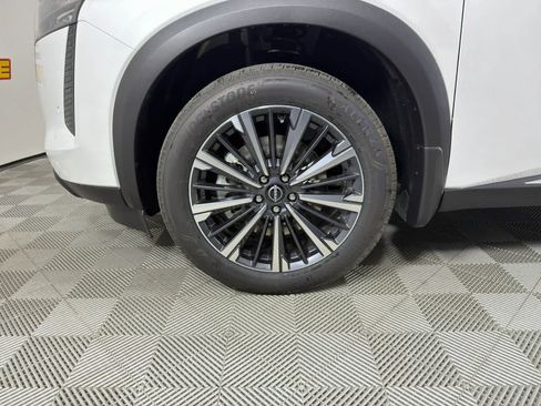 New 2026 Nissan Pathfinder Platinum AWD/4WD image 10