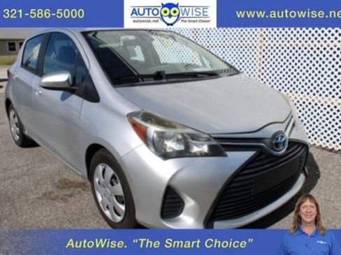 Used 2017 Toyota Yaris L image 2
