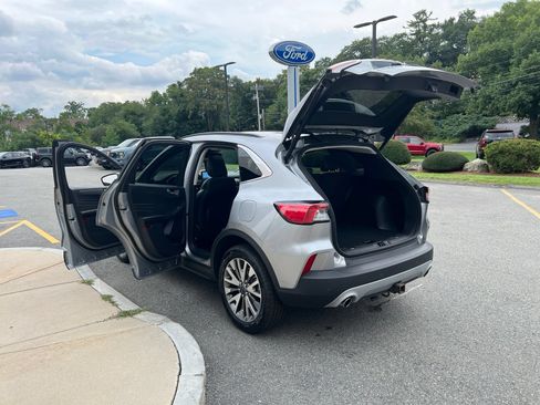 Used 2022 Ford Escape Titanium w/ Class II Trailer Tow Package AWD/4WD image 9