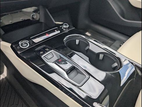 New 2025 Audi A6 e-tron Premium Plus image 13