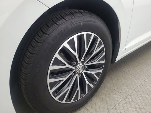 Used 2019 Volkswagen Jetta SE FWD image 31