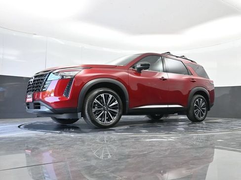 Used 2026 Nissan Pathfinder Platinum FWD image 64