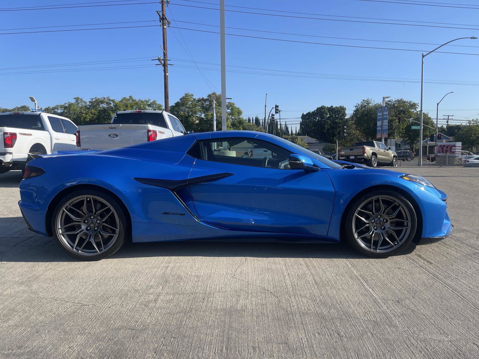 Used 2026 Chevrolet Corvette Z06 RWD image 2