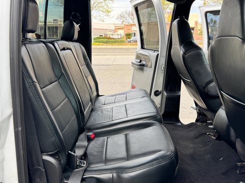 Used 2005 Ford F350 Lariat image 11