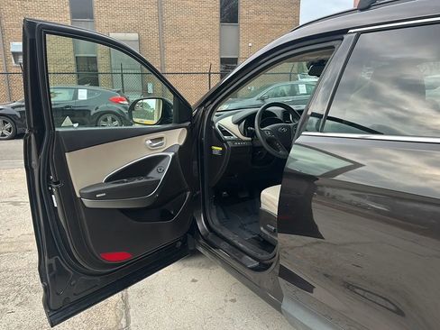 Used 2018 Hyundai Santa Fe SE FWD image 13