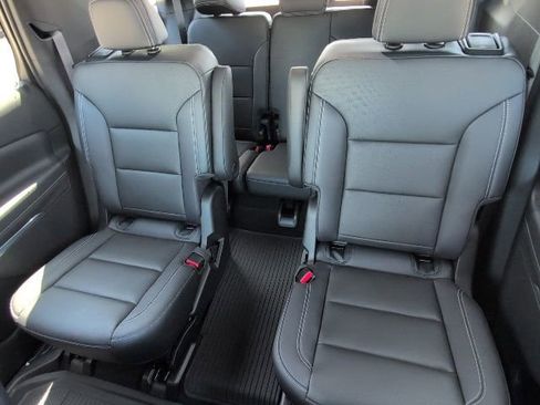 New 2026 Chevrolet Traverse LT w/ Midnight/Sport Edition FWD image 8