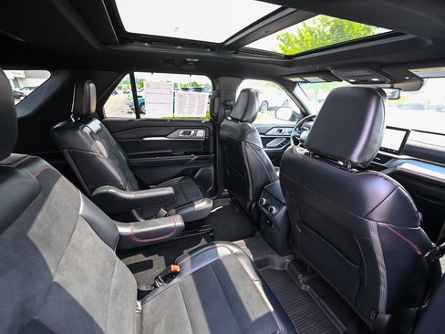Certified 2025 Ford Explorer ST AWD/4WD image 28