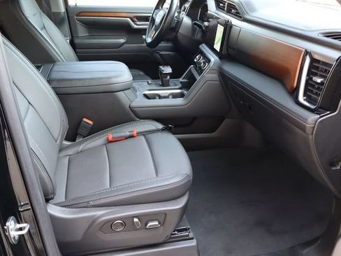Used 2024 GMC Sierra 1500 Denali w/ Technology Package AWD/4WD image 17
