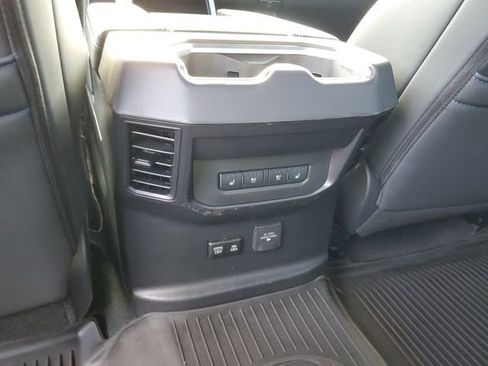 Used 2025 Toyota Tundra Platinum AWD/4WD image 16