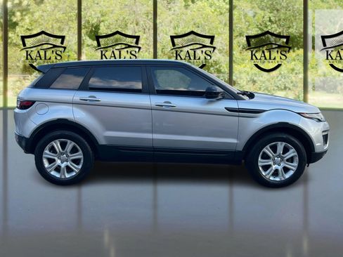 Used 2017 Land Rover Range Rover Evoque SE Premium image 4