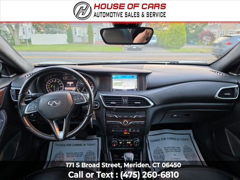 Used 2017 INFINITI QX30 Premium w/ Navigation Package AWD/4WD image 24