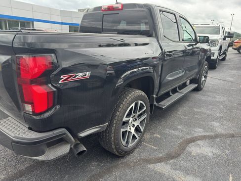 Used 2023 Chevrolet Colorado Z71 w/ Z71 Convenience Package 2 AWD/4WD image 3