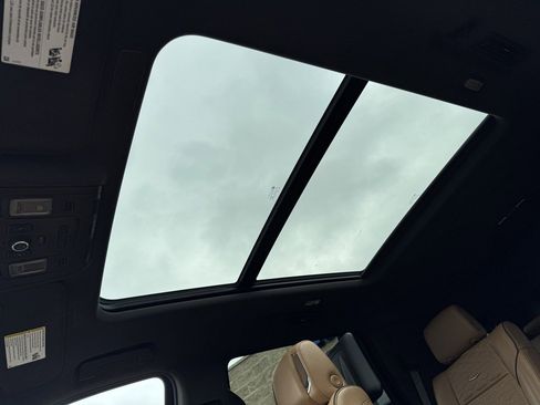 Used 2022 Cadillac Escalade Sport w/ Touring Package image 21