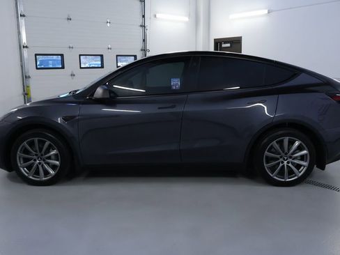 Used 2021 Tesla Model Y Long Range AWD/4WD image 4