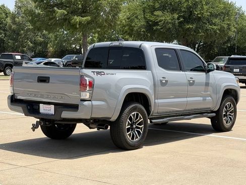 Used 2021 Toyota Tacoma TRD Sport w/ Technology Package RWD image 4