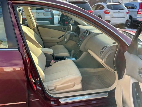 Used 2010 Nissan Altima 3.5 SR w/ Sport Pkg FWD image 17