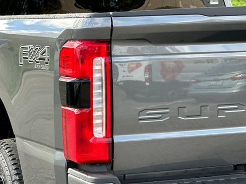 New 2026 Ford F350 Lariat w/ Black Appearance Package image 33