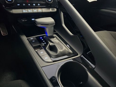 New 2025 Hyundai Elantra SEL image 23