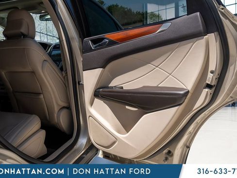 Used 2017 Lincoln MKC Select w/ Lincoln MKC Climate Package FWD image 22