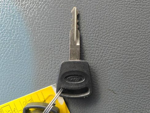 Used 2013 Ford F550 XL 2WD SuperCab 186 WB 84 CA w/ XL Value Pkg image 21