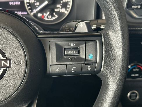 Used 2022 Nissan Rogue SV image 27