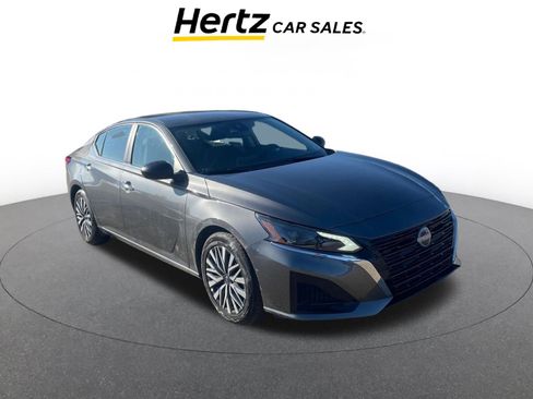 Used 2025 Nissan Altima 2.5 SV FWD image 1