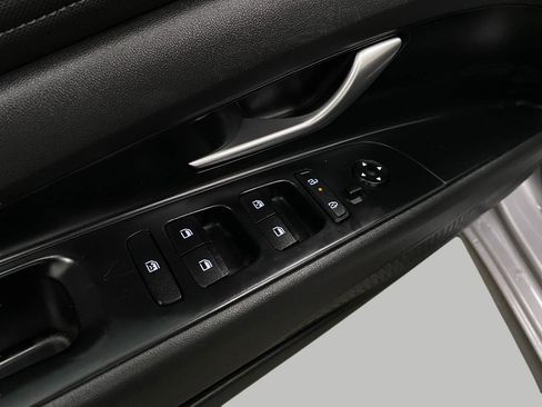 Used 2025 Hyundai Elantra SEL image 33