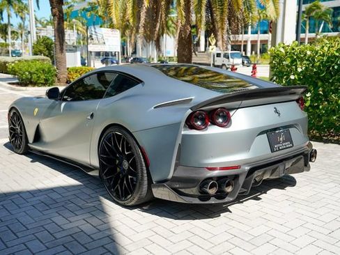 Used 2018 Ferrari 812 Superfast RWD image 17