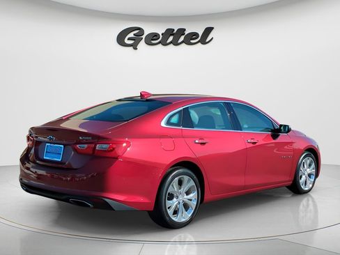 Used 2018 Chevrolet Malibu Premier w/ Driver Confidence Package image 3