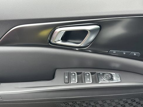 New 2026 Kia Carnival SX w/ SX Dark Edition Package FWD image 8