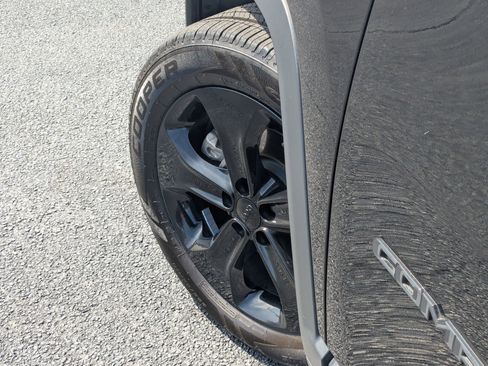 Used 2020 Jeep Compass Latitude image 9