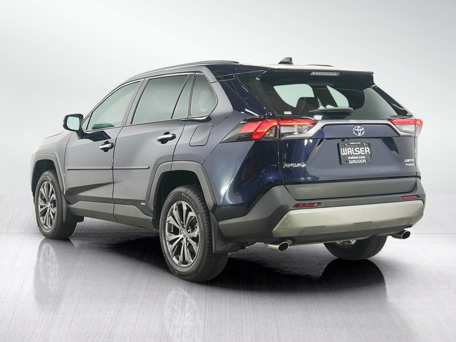Used 2023 Toyota RAV4 Limited AWD/4WD image 4