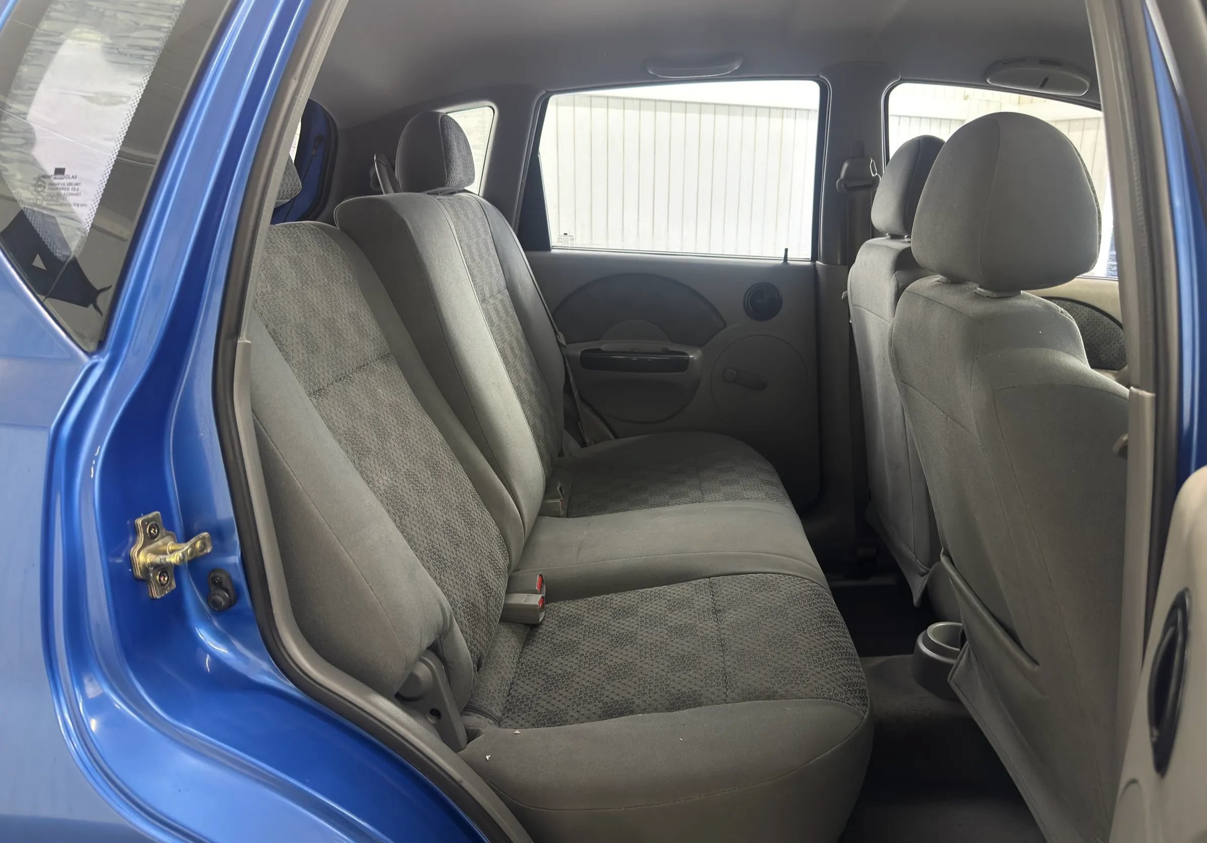 Used 2004 Chevrolet Aveo Hatchback FWD image 11
