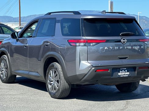 Used 2025 Nissan Pathfinder SV AWD/4WD image 7