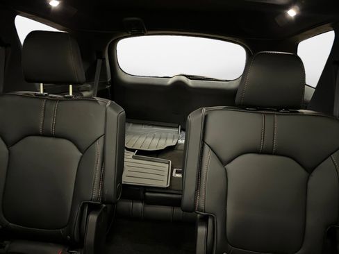 Certified 2025 Honda Pilot TrailSport image 12