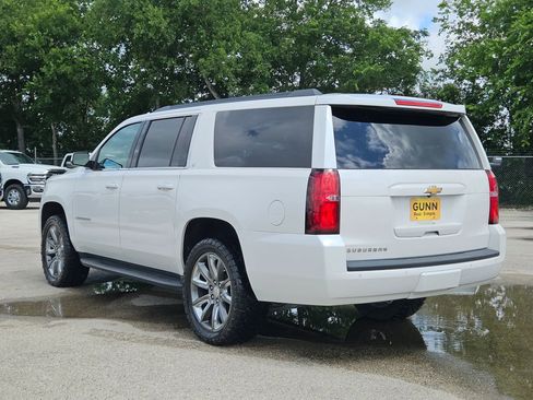 Used 2018 Chevrolet Suburban LT AWD/4WD image 5